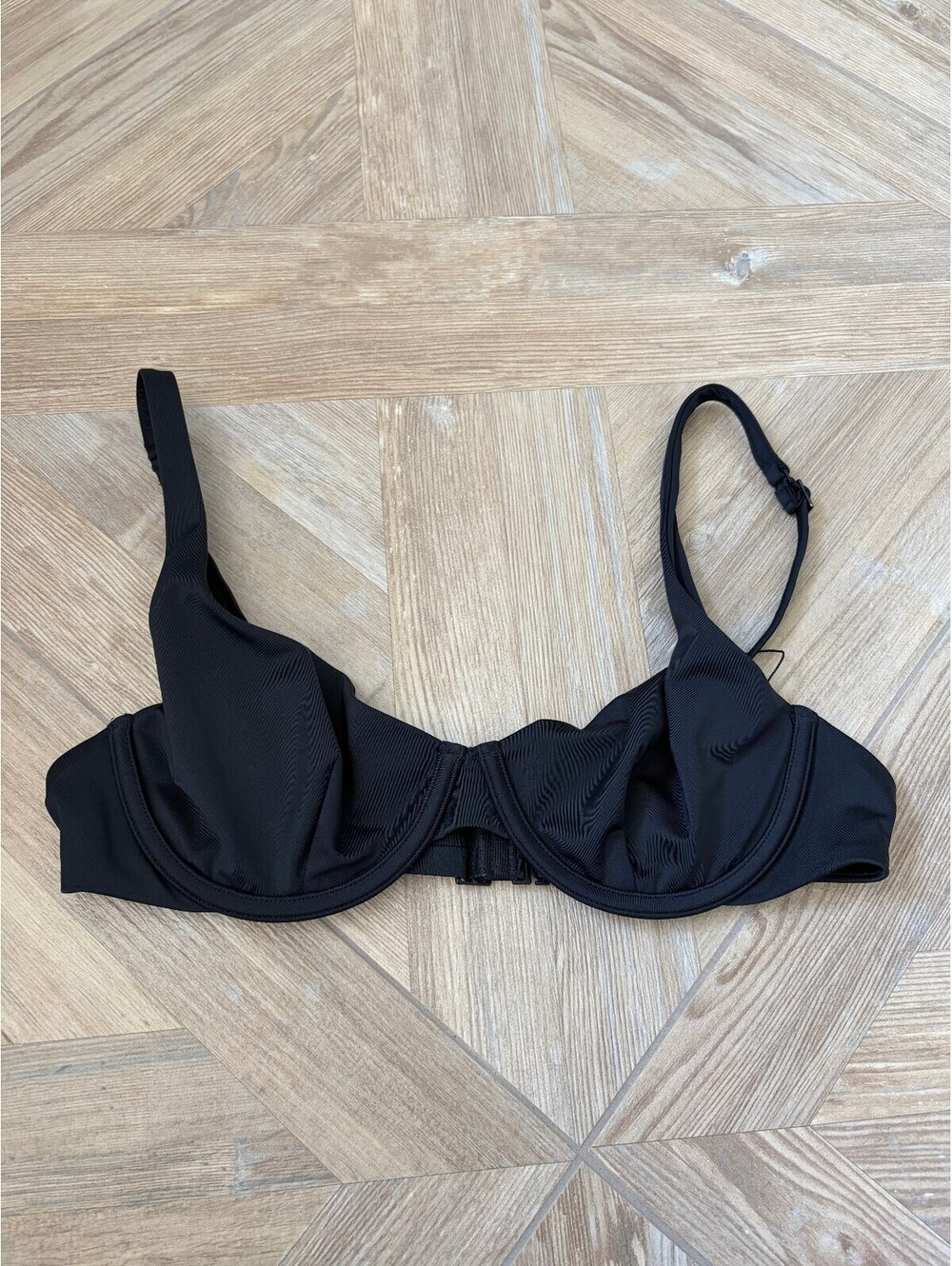 Cuup The Scoop Swim Top Bikini Black Size 9 US 38A / B or 40A Beach Coastal